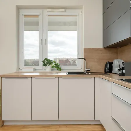 Exceptional With Parking For 6 Guests By Renters Breslavia